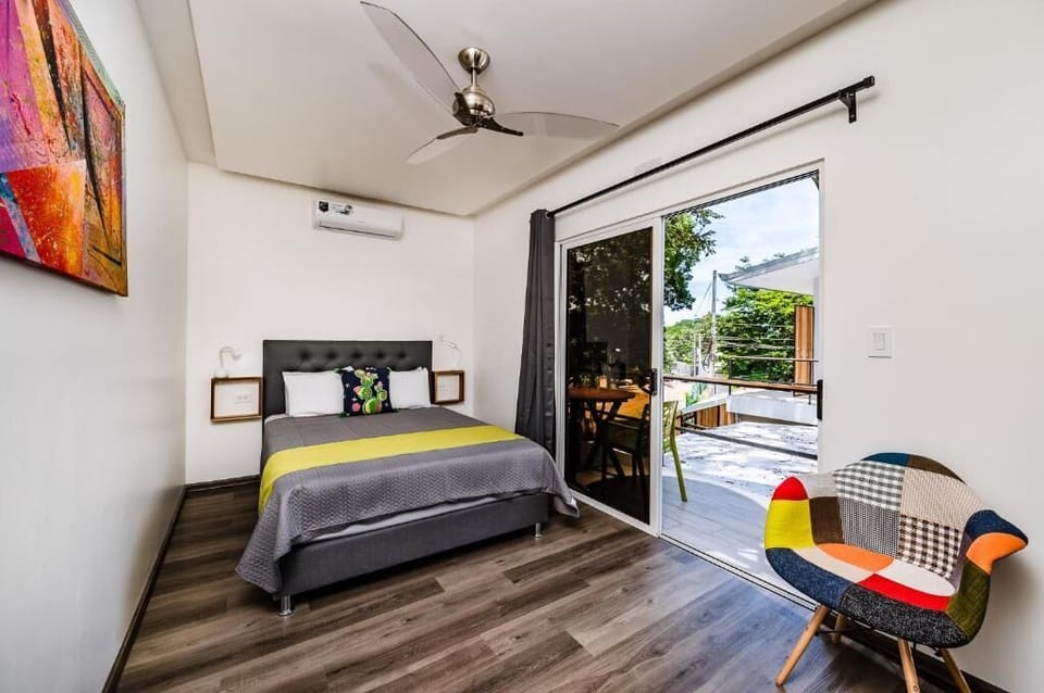 In-room safe, WiFi (free)