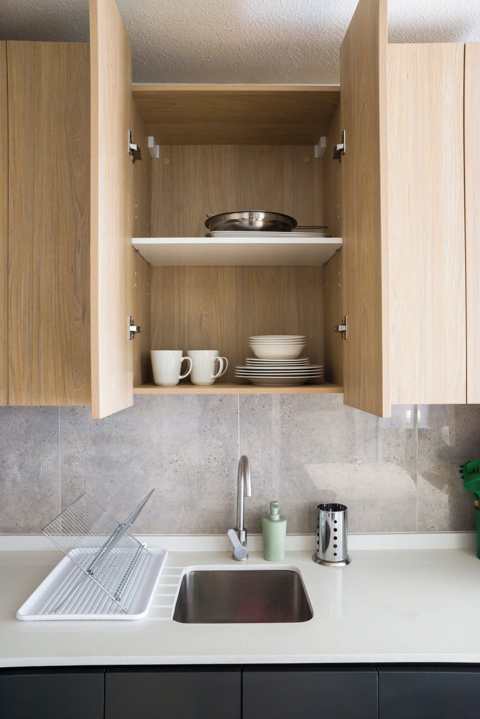 Standard Apartment, Balcony, Courtyard View | Private kitchen | Fridge, microwave, oven, stovetop