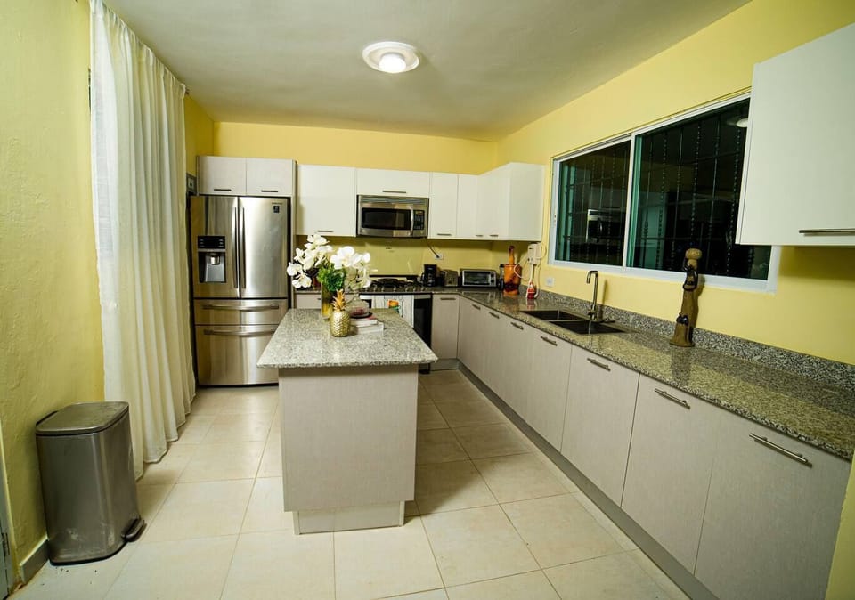 Fully equipped kitchen