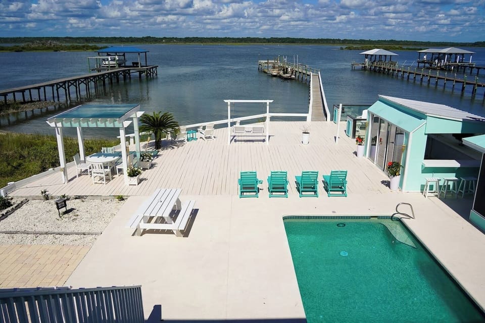 Huge resort style pool and deck