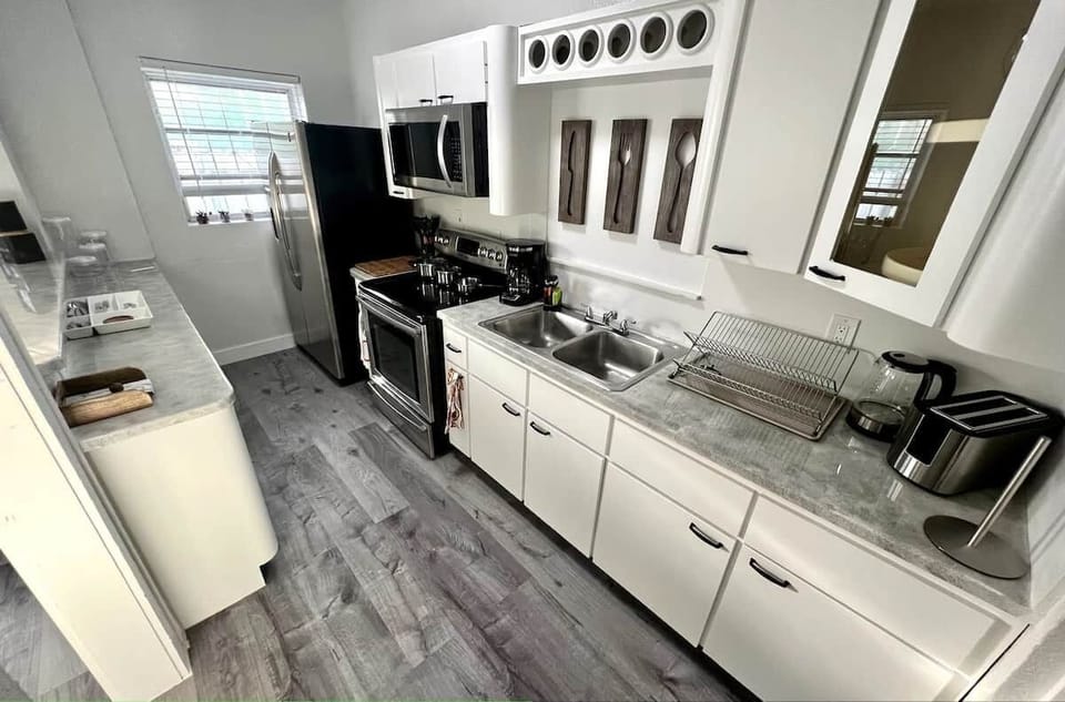 Full Kitchen 