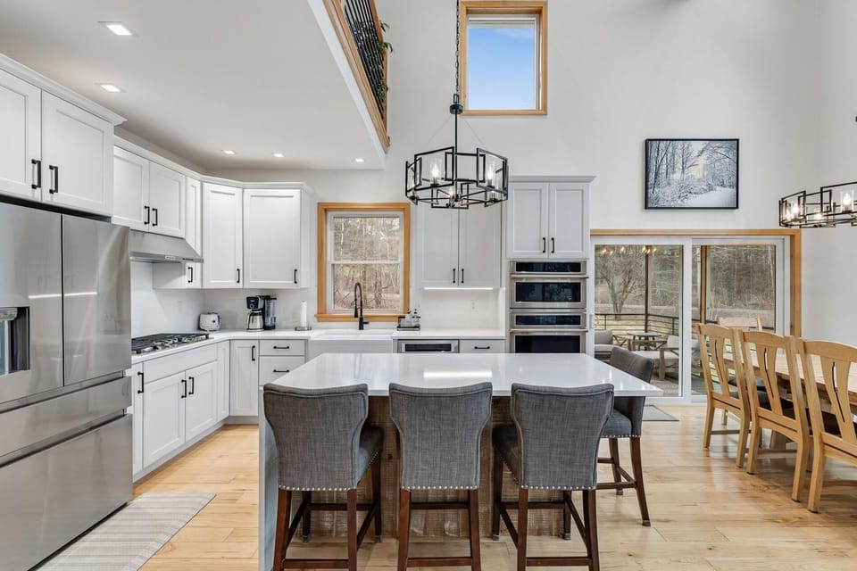 Snow Creek: Luxury New-Build Chalet, Amazing Spot (7654)