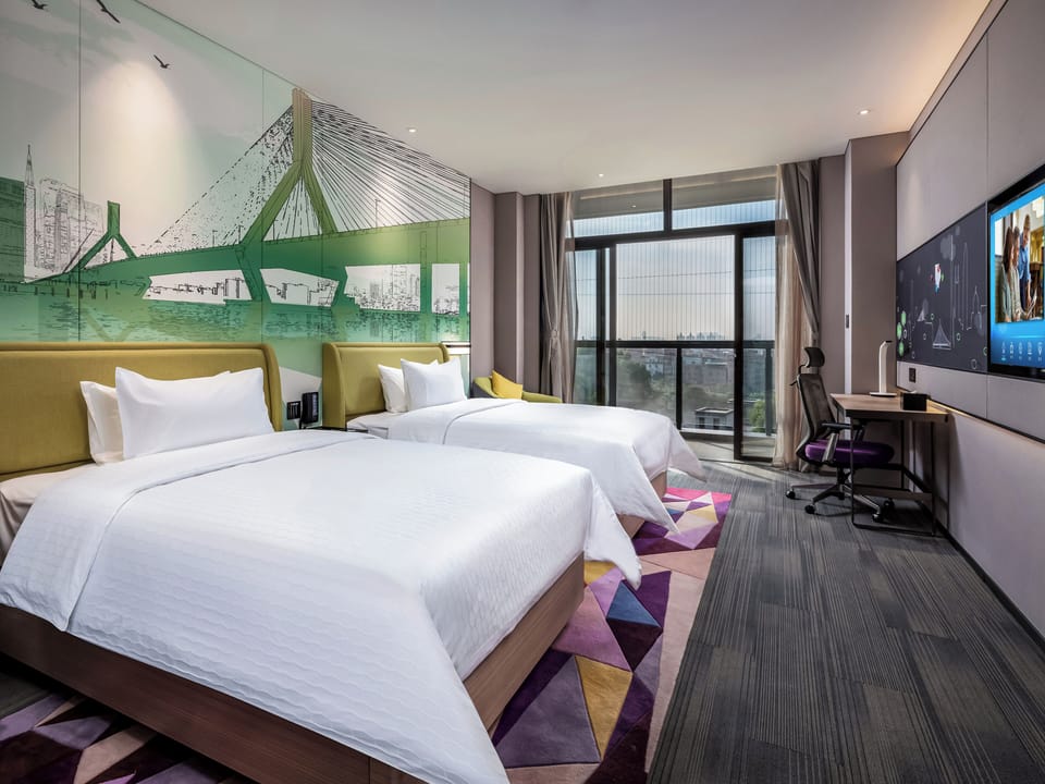 Luxury Double Room, Balcony, Hill View | Laptop workspace, blackout drapes, soundproofing