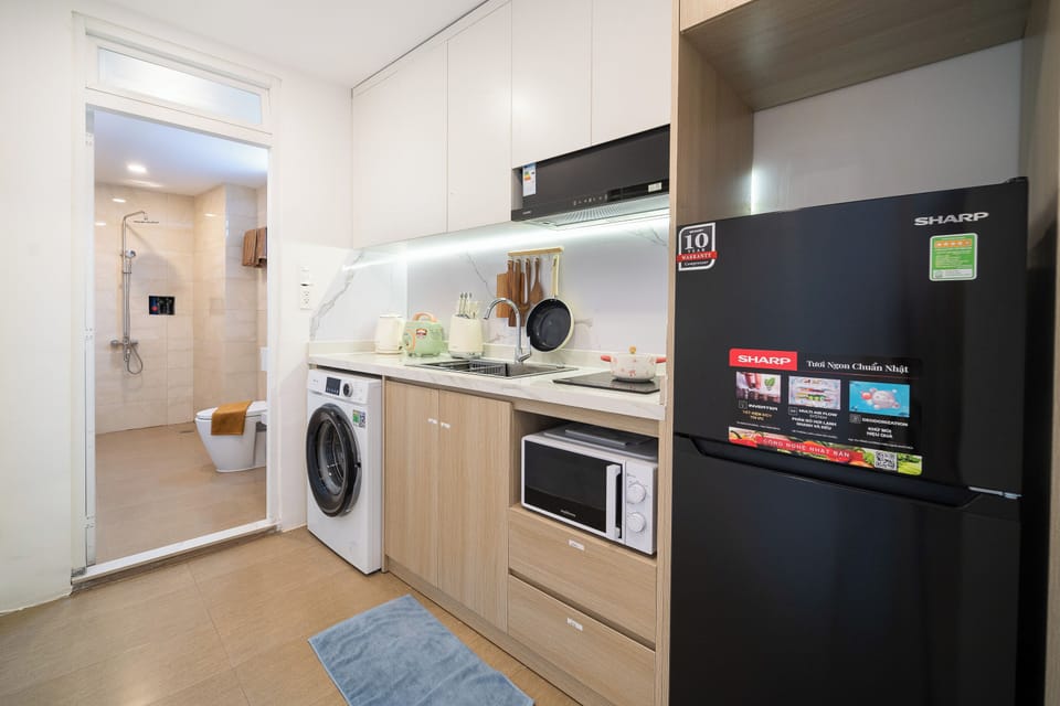 Premium Studio, 1 Queen Bed, Kitchen | Private kitchen