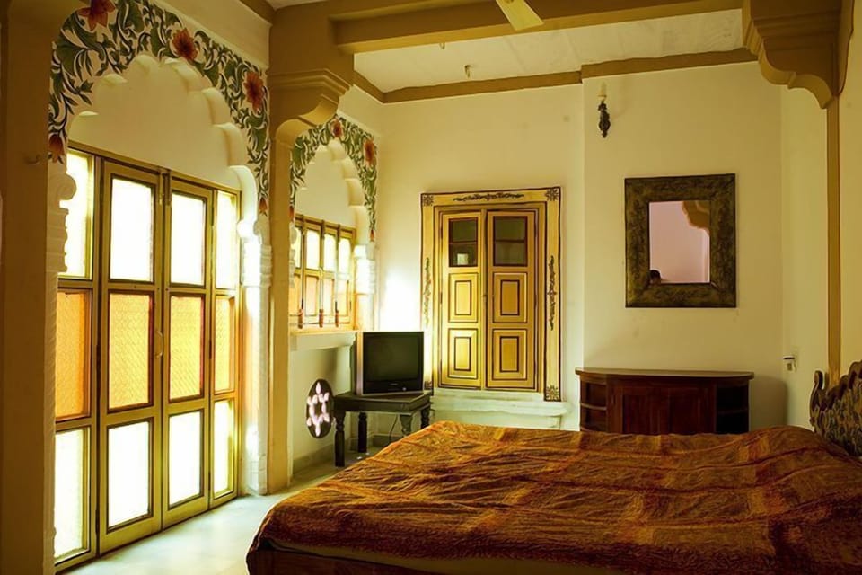 Deluxe Room | Desk, laptop workspace, WiFi (free), individually decorated