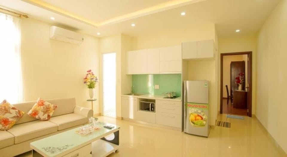 Superior Apartment, City View | Living area