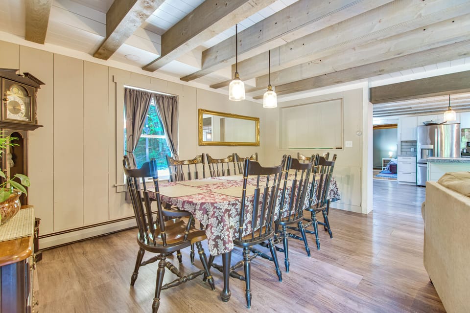 Dining Room | Main Level