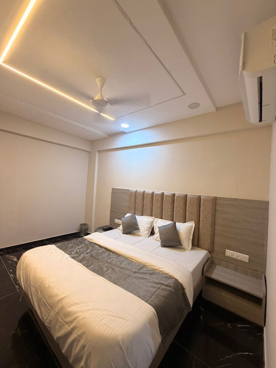 Luxury Double Room, City View | Desk, laptop workspace, WiFi (free)