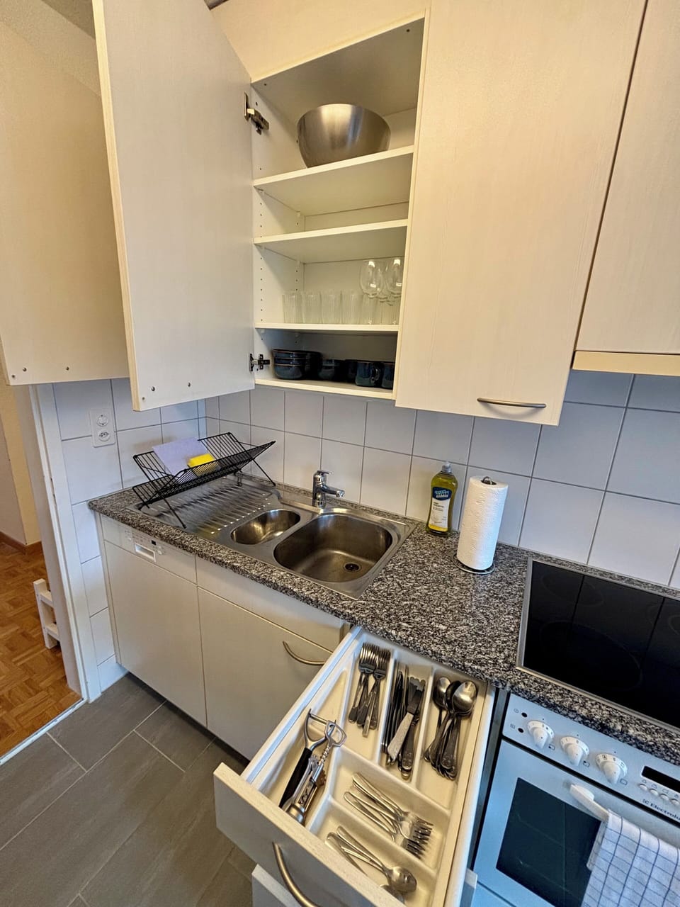 Apartment, 2 Bedrooms, Balcony | Private kitchen