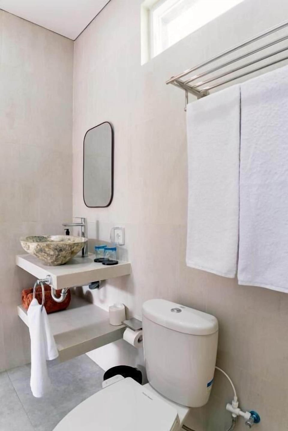 Standard Double or Twin Room, Balcony, Garden View | Bathroom | Shower, hair dryer, towels, soap