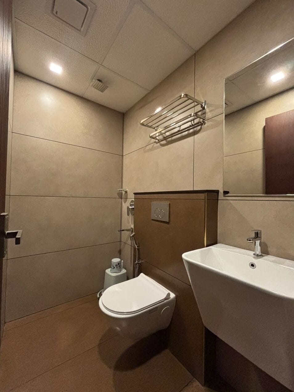 Deluxe Double Room | Bathroom | Shower, towels, soap