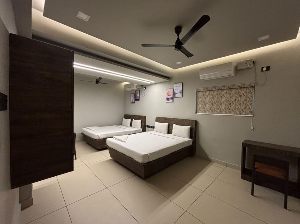 Family Double Room | Desk, laptop workspace, WiFi (free)