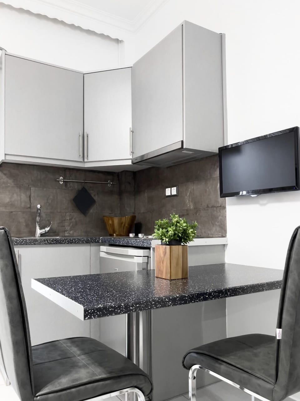 Studio, Balcony | Premium bedding, minibar, laptop workspace, blackout drapes