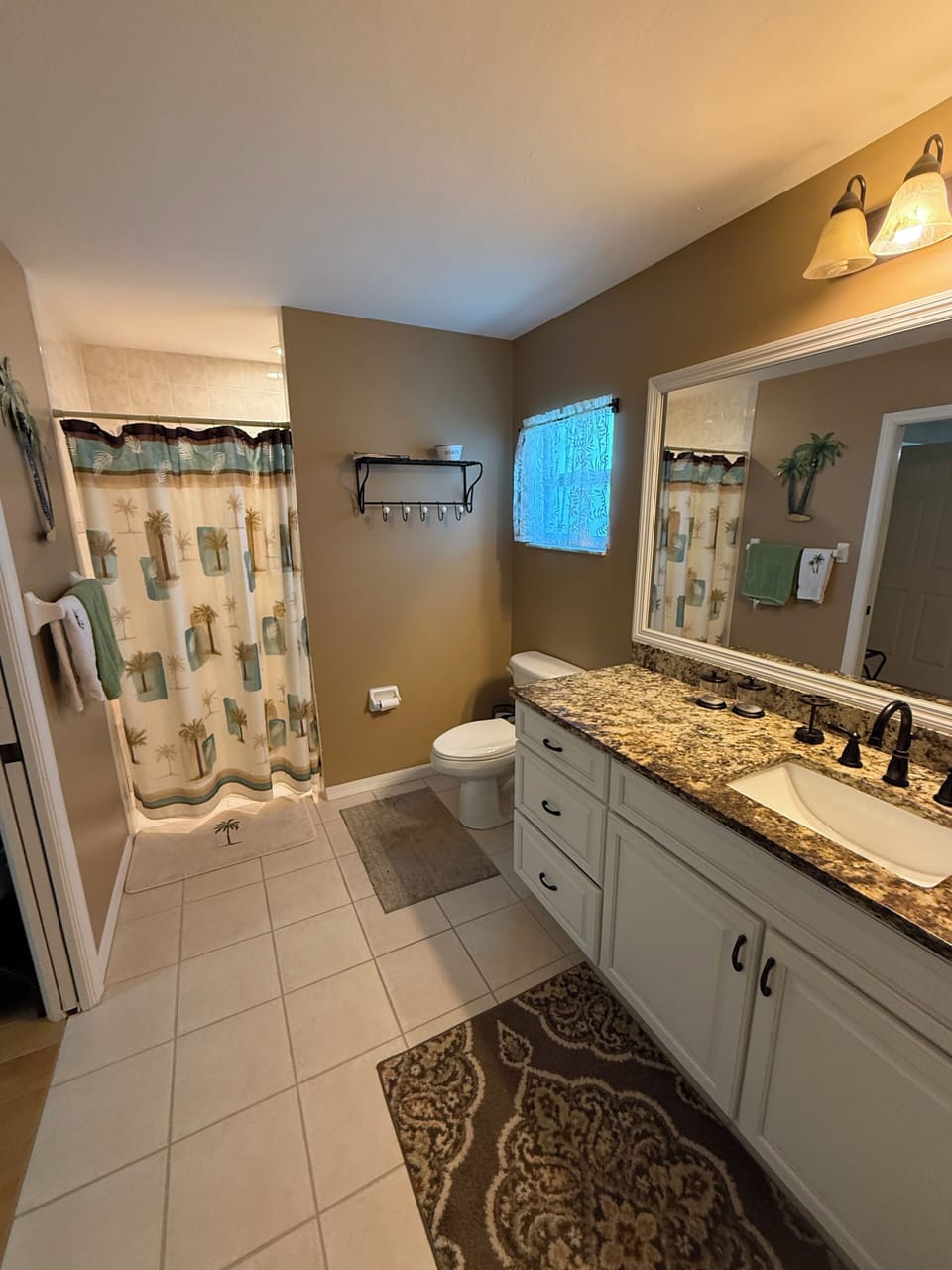Primary en-suite