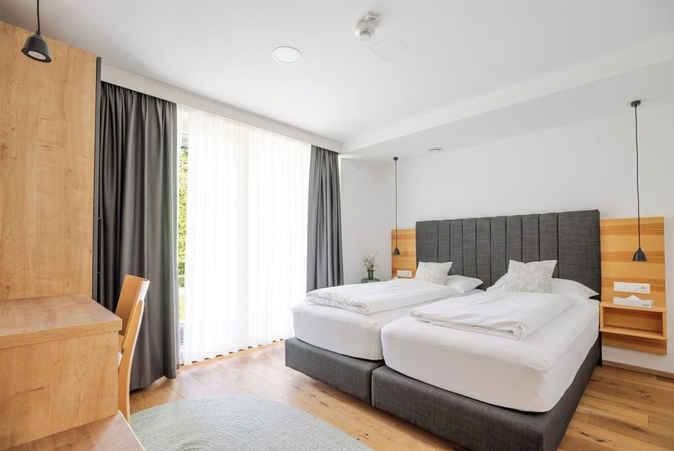 Premium Quadruple Room | In-room safe, WiFi (free)