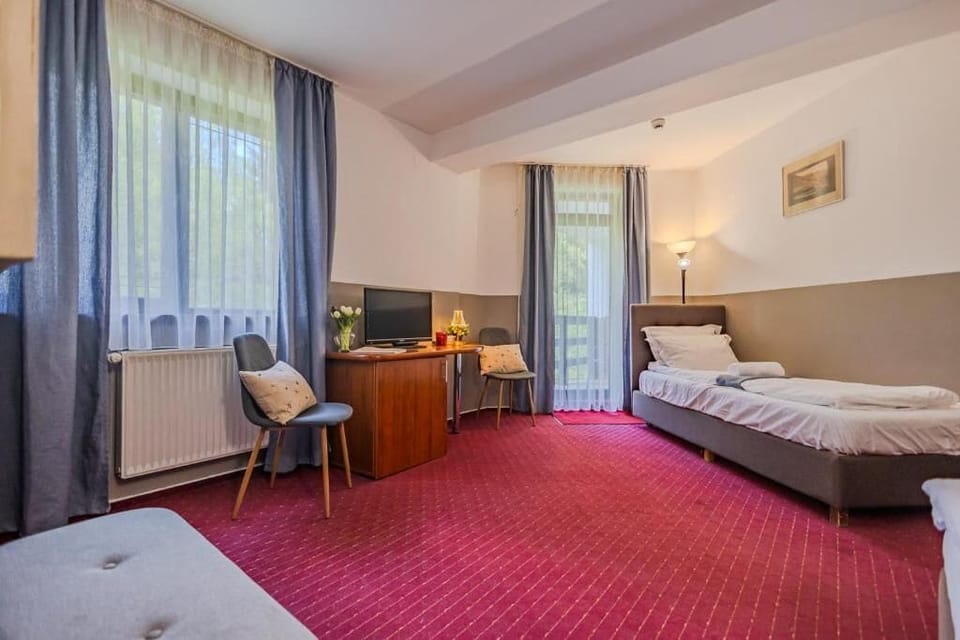 In-room safe, WiFi (free)
