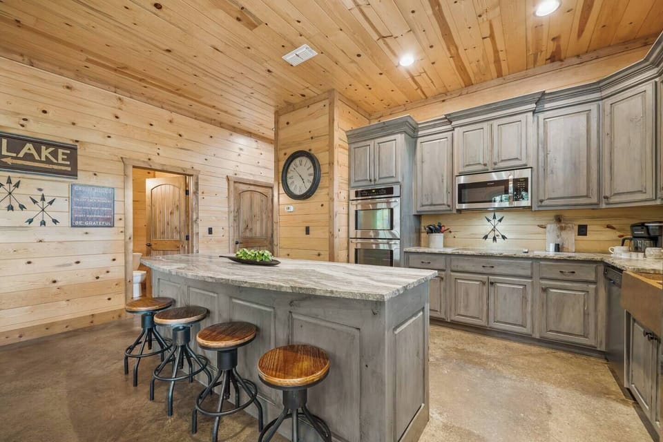 A full kitchen for all your cooking needs