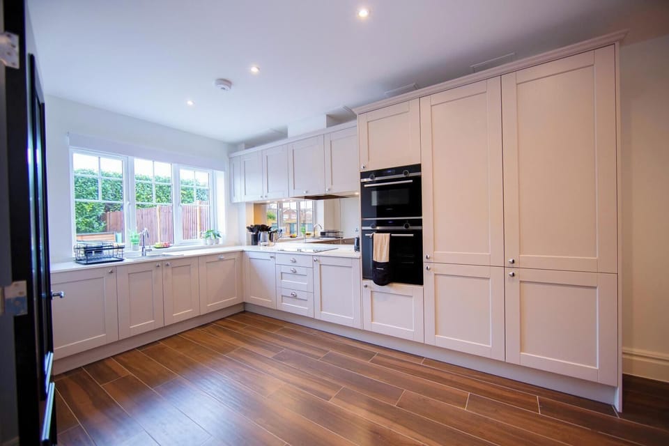 Comfort House, 4 Bedrooms, Non Smoking | Private kitchen