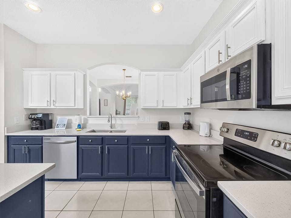 Full Size Kitchen with Basic Starter Essentials
