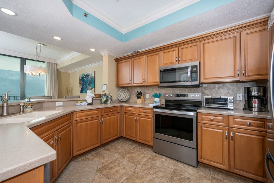 Condo, 2 Bedrooms | Private kitchen | Coffee/tea maker, fridge, oven