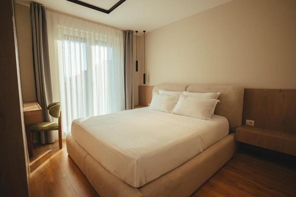Deluxe Double Room, City View | Desk, WiFi (free)