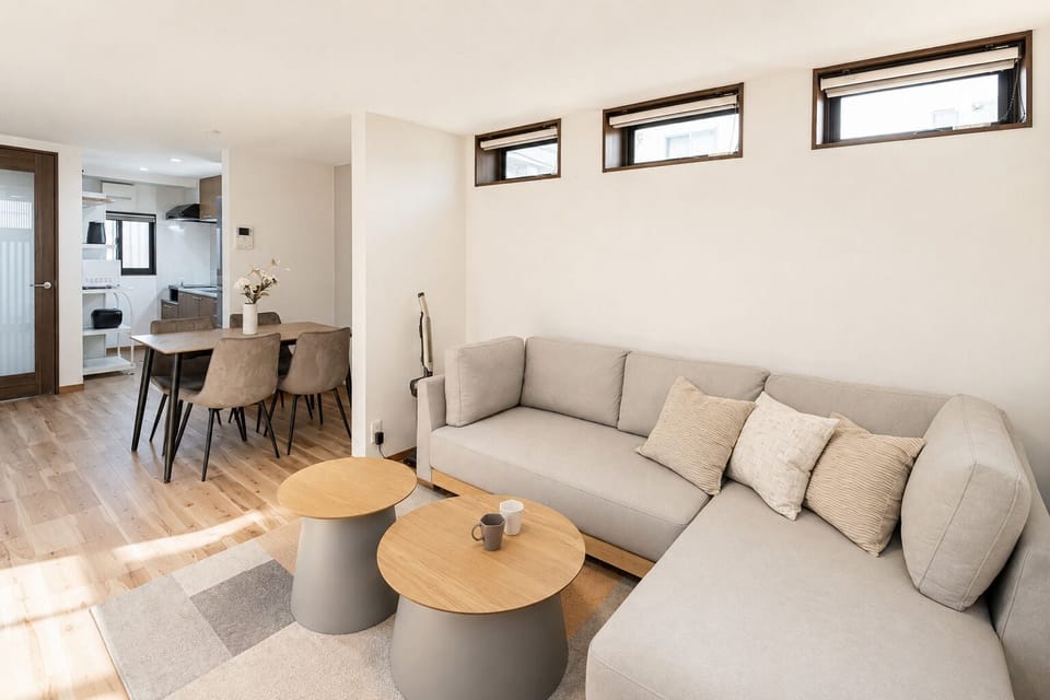 Family House, 2 Bedrooms, Non Smoking, Kitchen | Living area | 42-inch Smart TV with digital channels, Netflix, Hulu