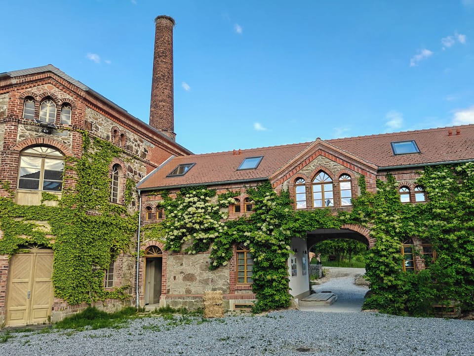 Im Innenhof der Hexenburg