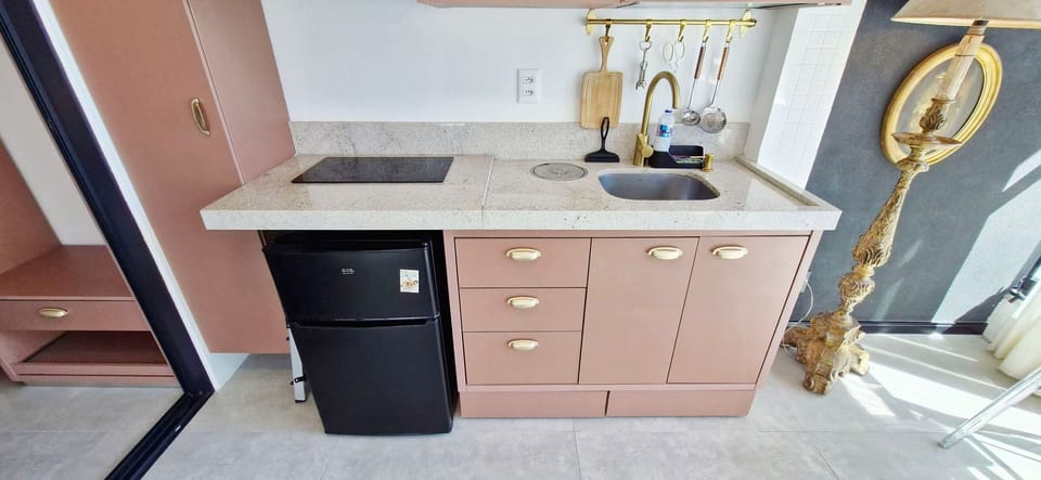 Apartment | Private kitchen | Mini-fridge, microwave, cookware/dishes/utensils