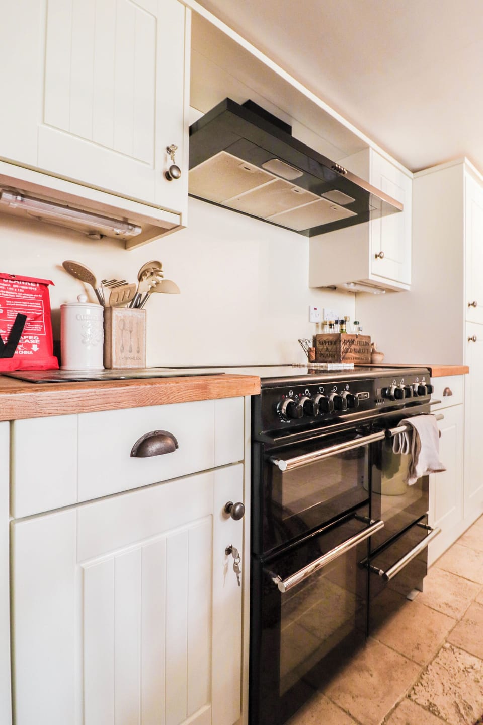 House, 2 Bedrooms | Private kitchen