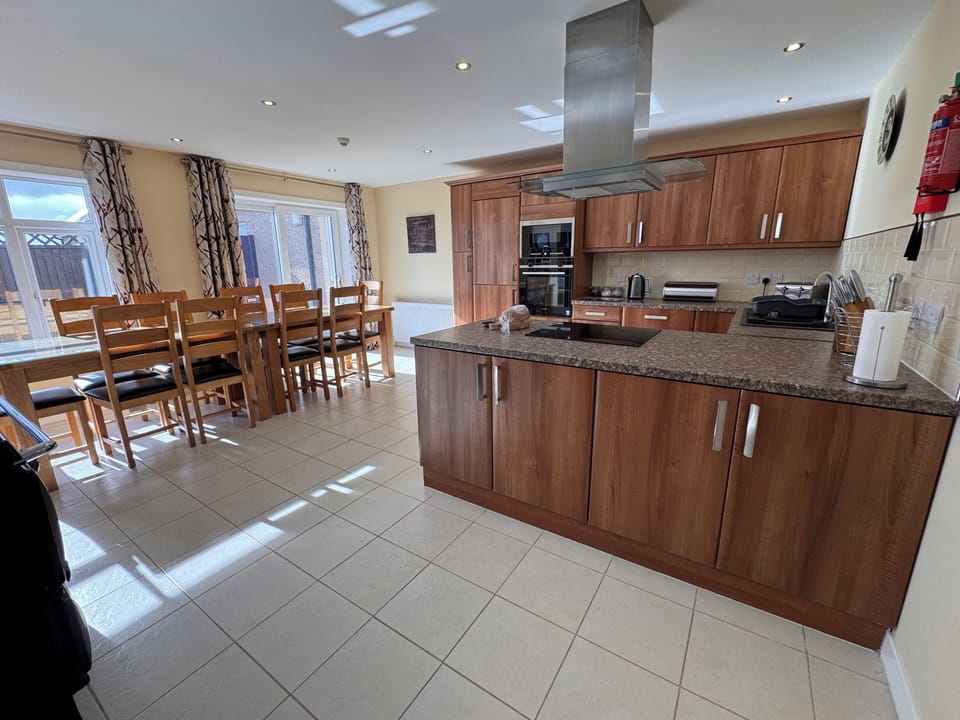 Cottage, 5 Bedrooms | Private kitchen | Coffee/tea maker, fridge, microwave, dishwasher