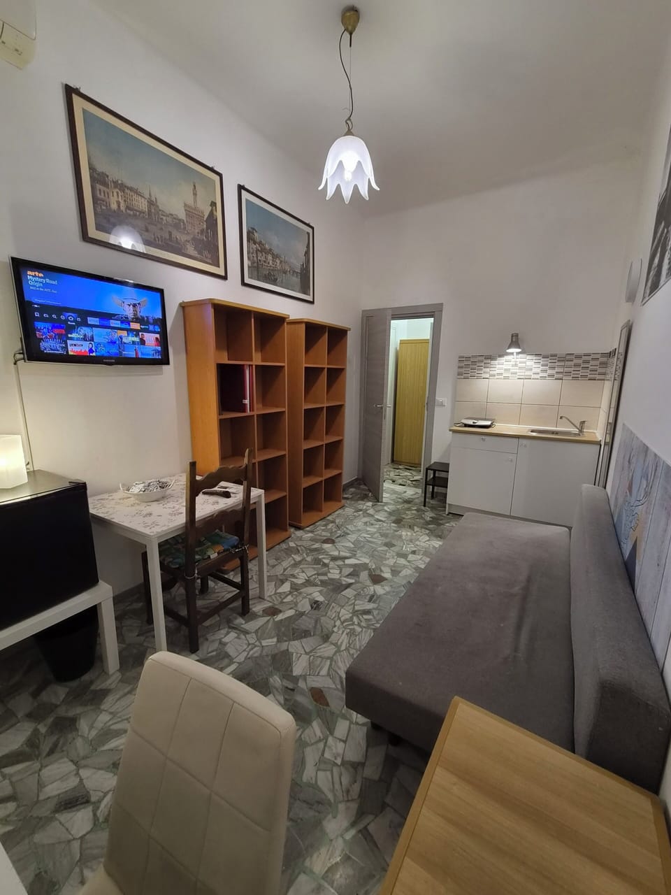 Classic Apartment, City View | Living area | Computer monitors