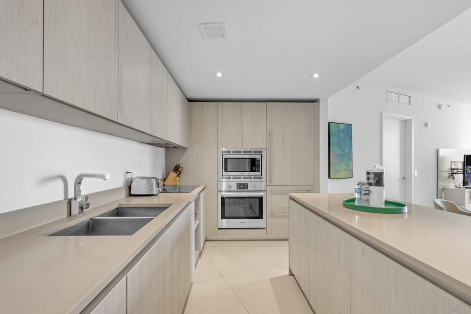Condo, Multiple Beds, Pool Access, Ocean View (Waterfront Oasis) | Private kitchen