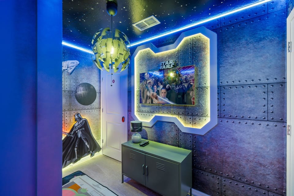 Bedroom 2 Double Bunk Beds in an Epic Star Wars Setting