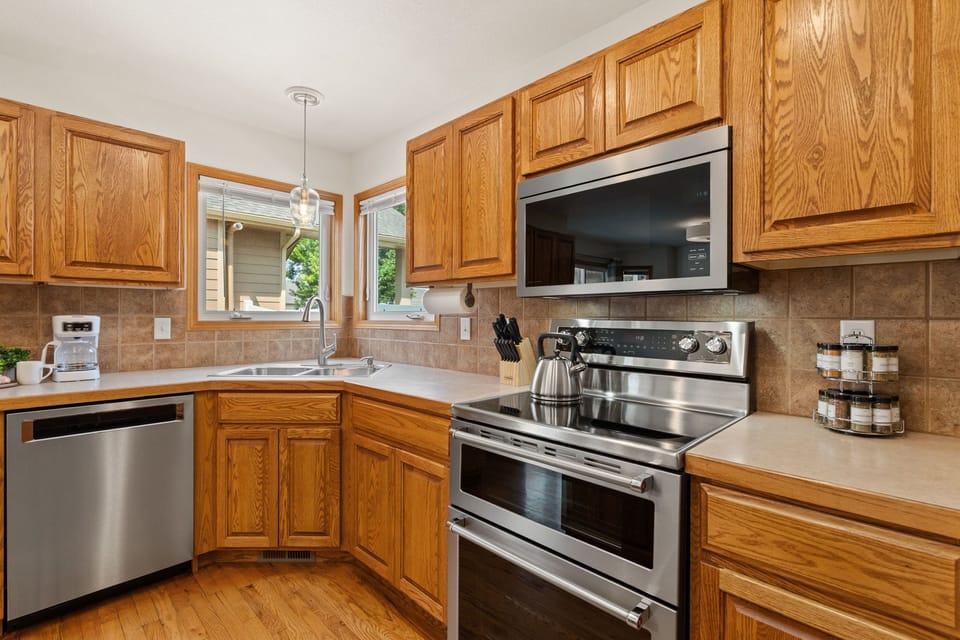 House, Multiple Beds, Garden View (The Gathering Place) | Private kitchen | Coffee/tea maker