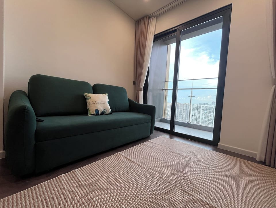 Basic Room, City View | Living area