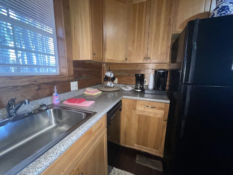 Fully furnished kitchen 