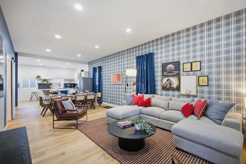 Sit Back & Relax – A warm and welcoming living area with plush seating and a cozy atmosphere.


