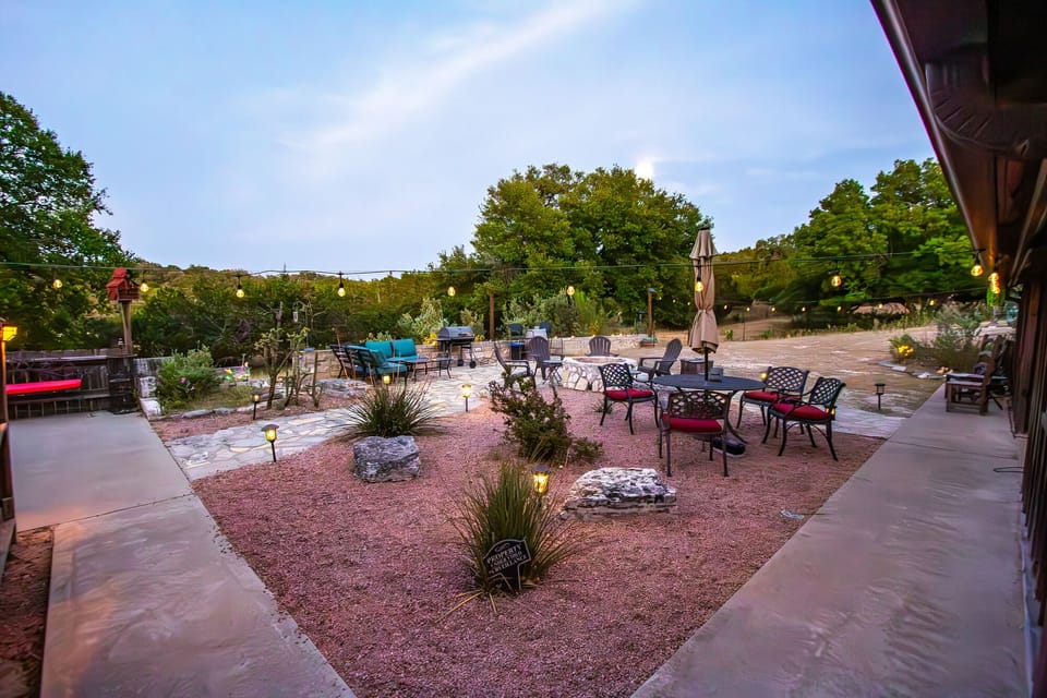 Fredericksburg-Cabins-Shared-Patio