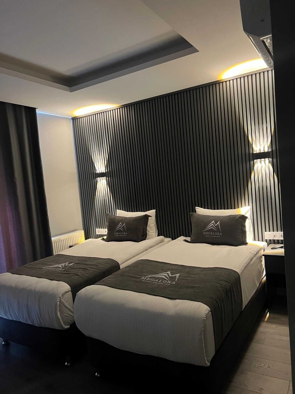 Standard Twin Room, Valley View | Desk, laptop workspace, WiFi (free)