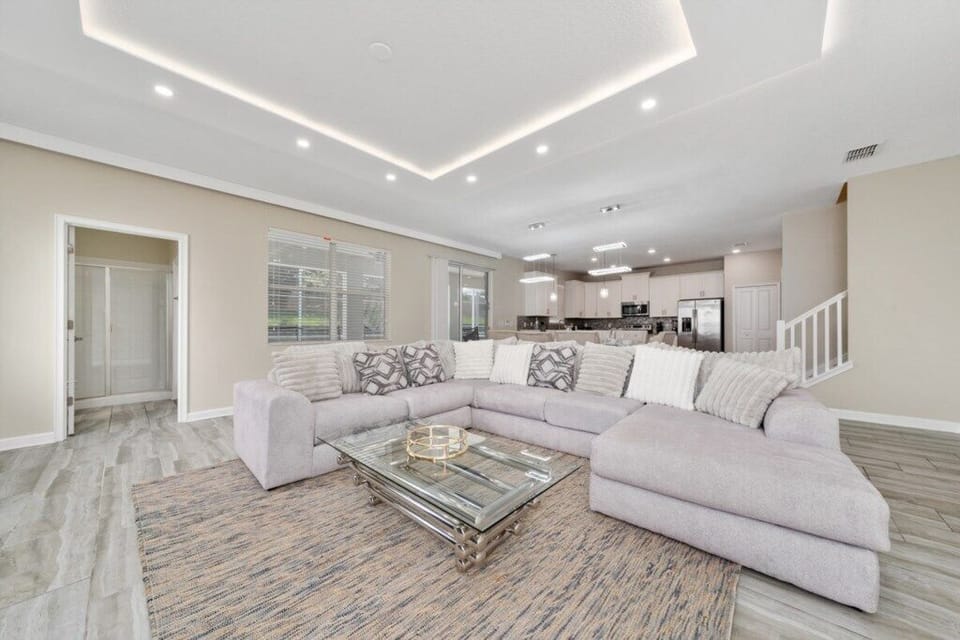 Living room image 6