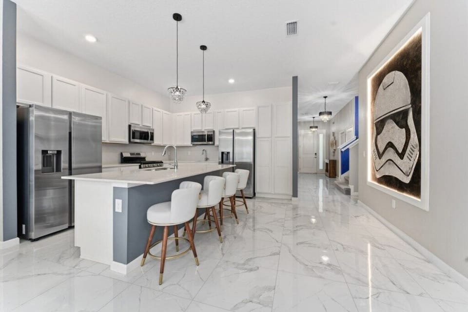Full kitchen image 2