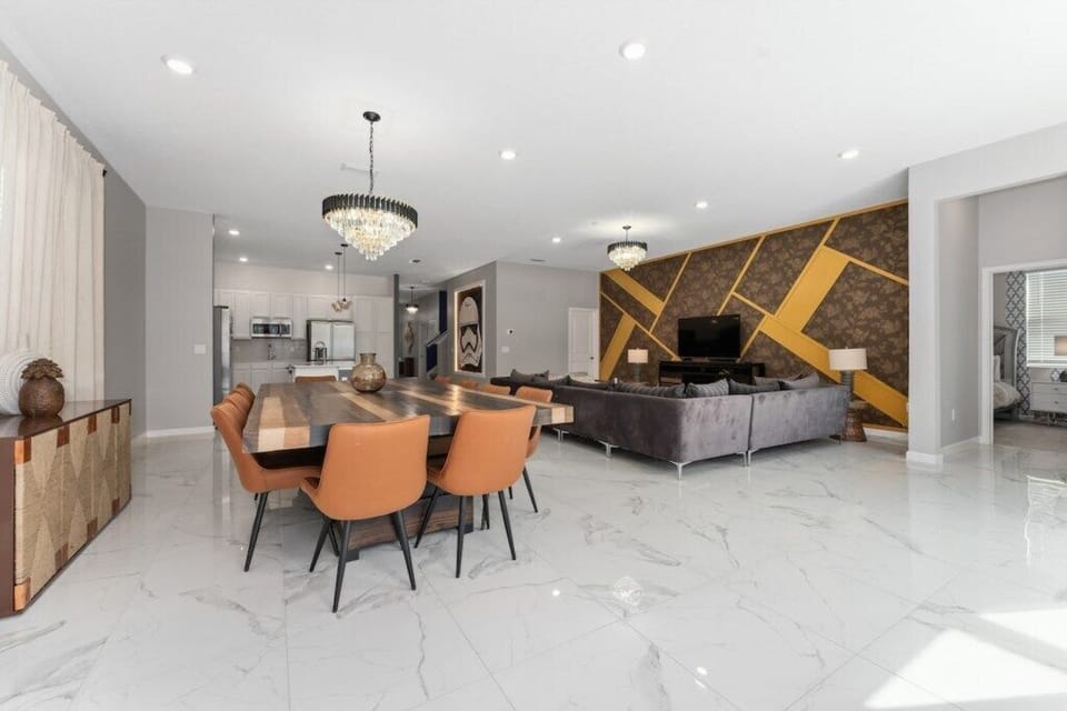 Dining area image 2
