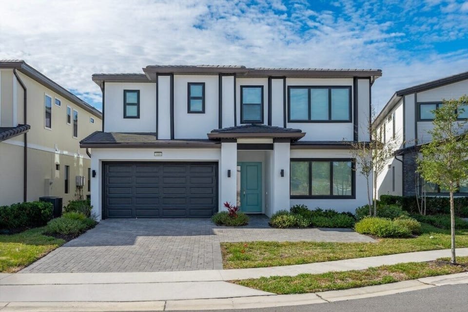 Exterior image 1