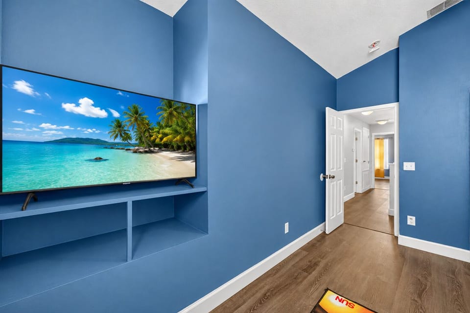House, Multiple Beds, Pool View (LDE101-705-5-P - Golden light retreat) | Interior