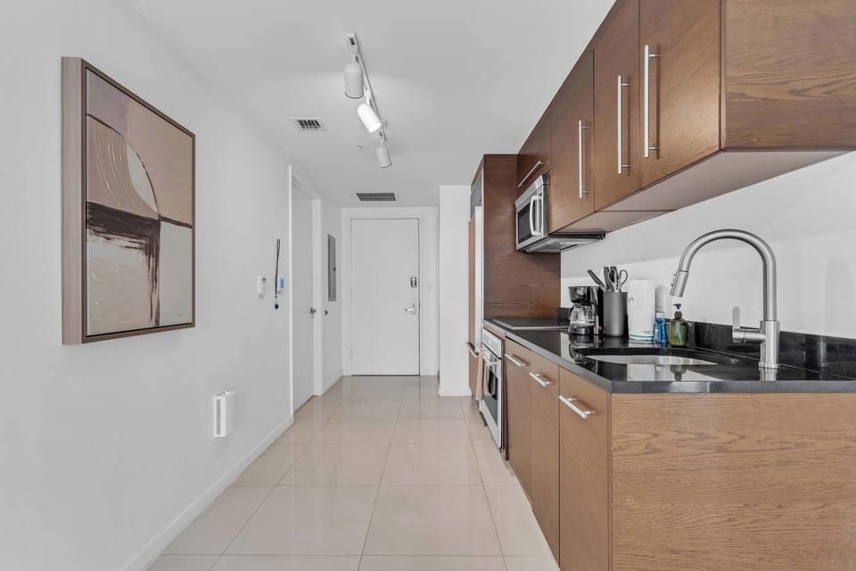 Welcome to Luxe Condo on Miami River!​