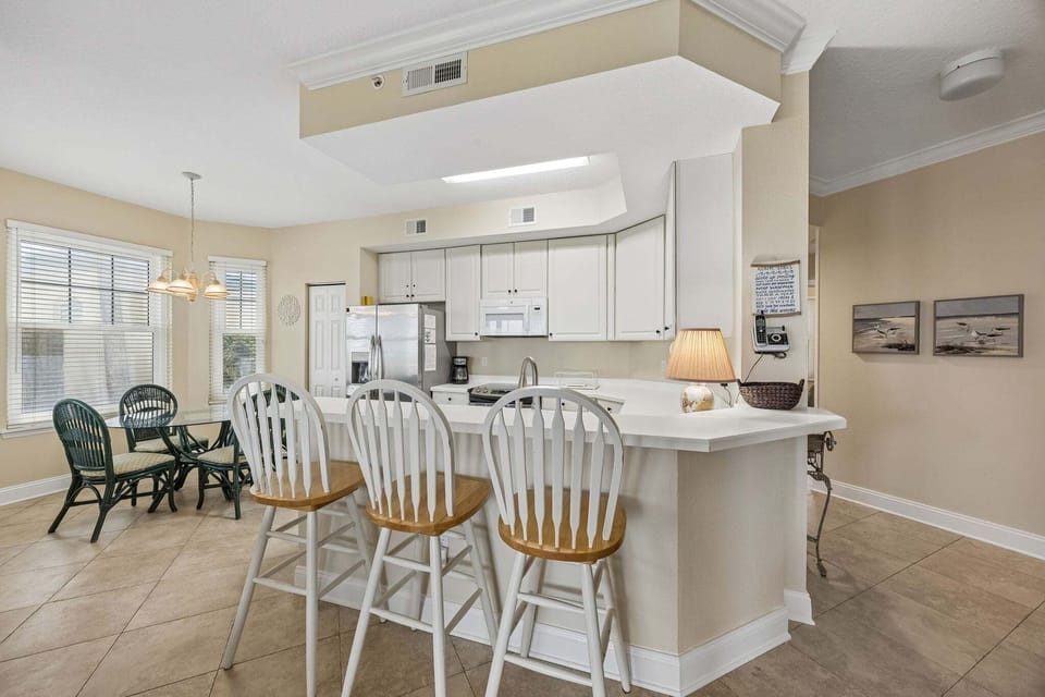 Extra seating at the kitchen bar
