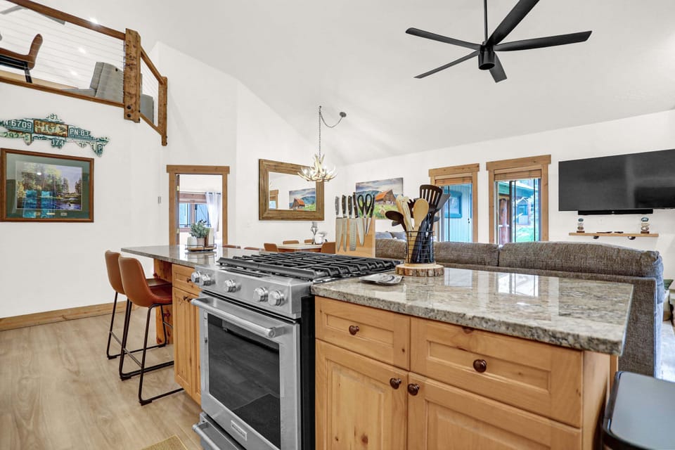 Kitchen Open to the Living Area Perfect for entertaining