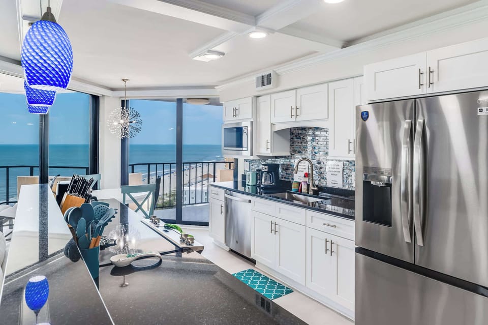 Equipped  Kitchen for Easy Dining 🍽️