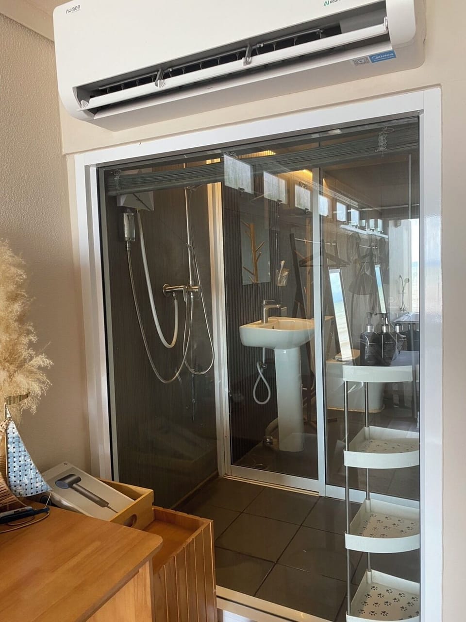 Standard Studio, Sea View | Bathroom | Combined shower/tub, free toiletries, hair dryer, towels
