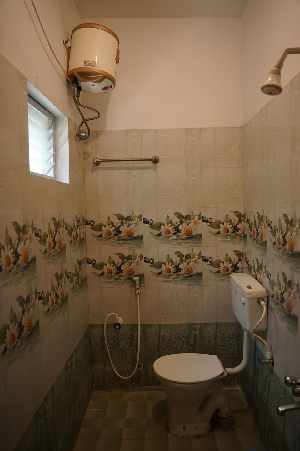 Shower, towels, soap, shampoo